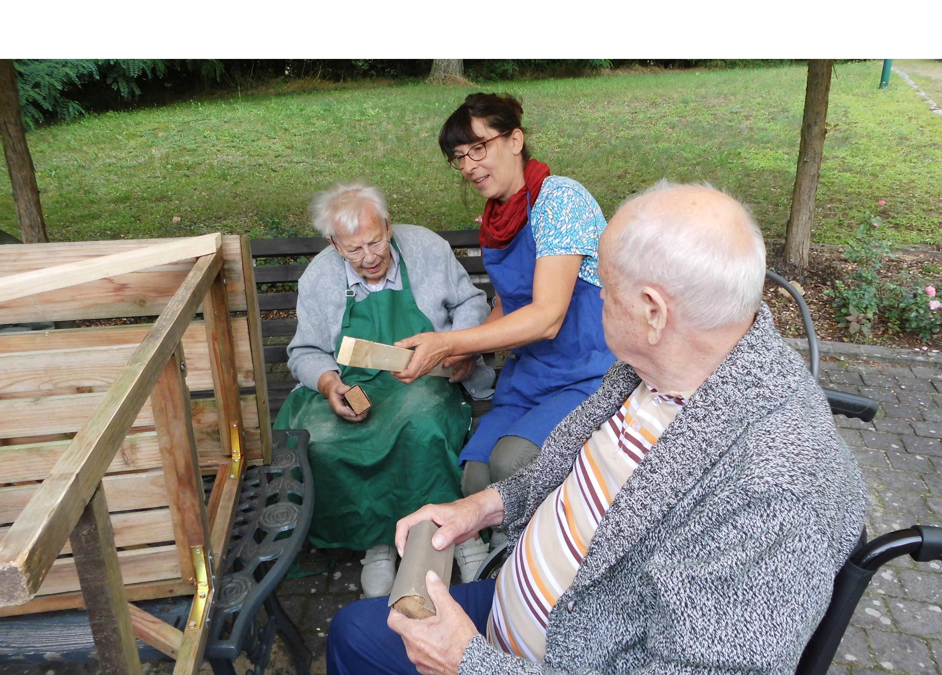 Arbeiten im Therapiegarten von Gartentherapeutin Annegret Huth