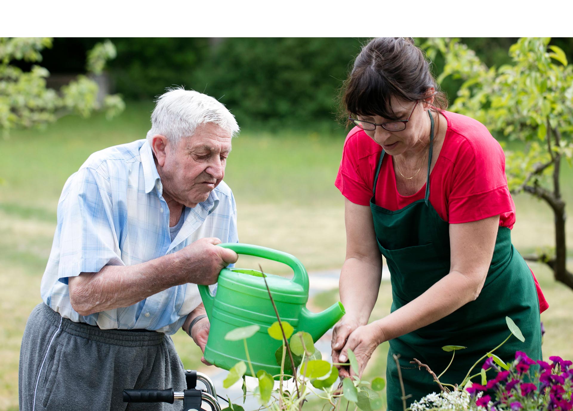 Arbeiten im Therapiegarten von Gartentherapeutin Annegret Huth